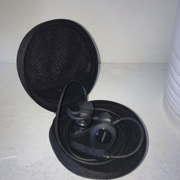 Bose Wireless Headphones - Picture 2 of 3